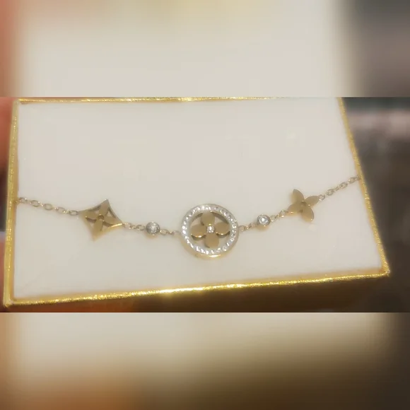 Gold Bracelet - Picture 1 of 6